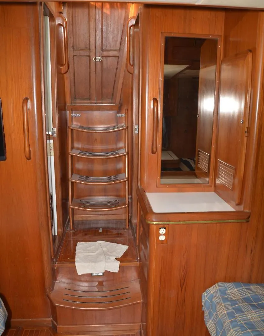 Botel Hotel Serenity Boatel In San Juan