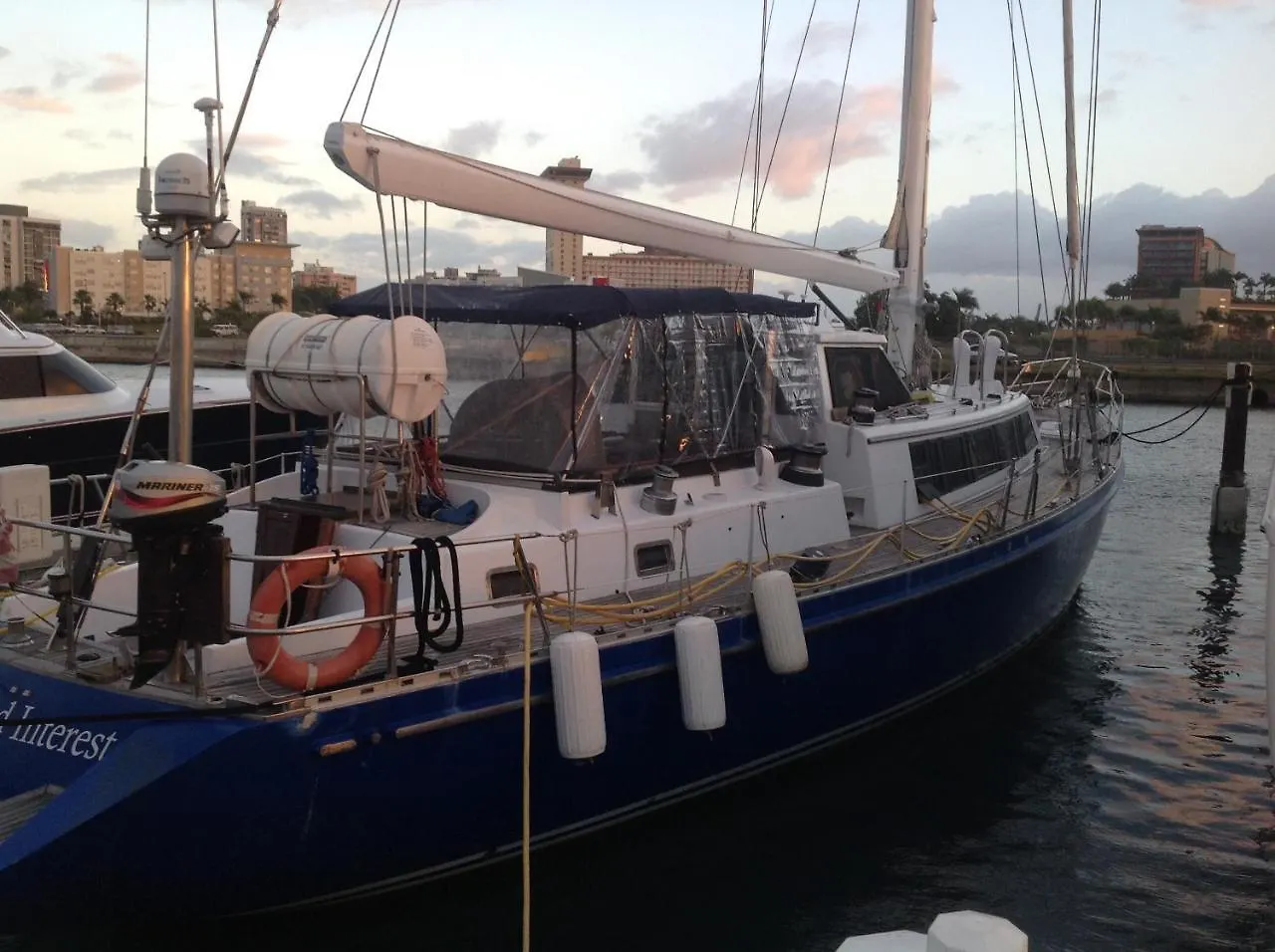 מלון Serenity Boatel In סן חואן